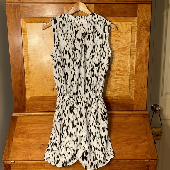 Cals - romper - fits like S - 100% polyester. - Picture 4 of 4